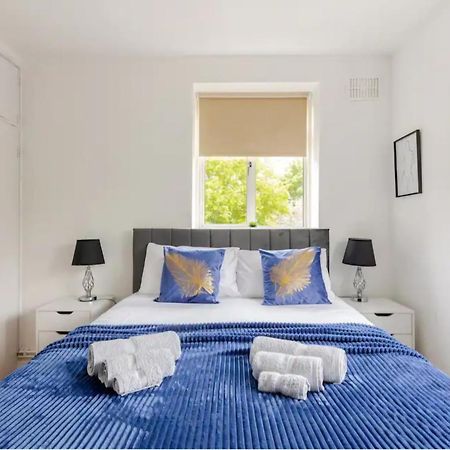 Spacious Two Bedroom Apartment In Battersea, Free Parking London Exterior foto
