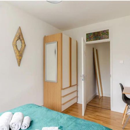 Spacious Two Bedroom Apartment In Battersea, Free Parking London Exterior foto