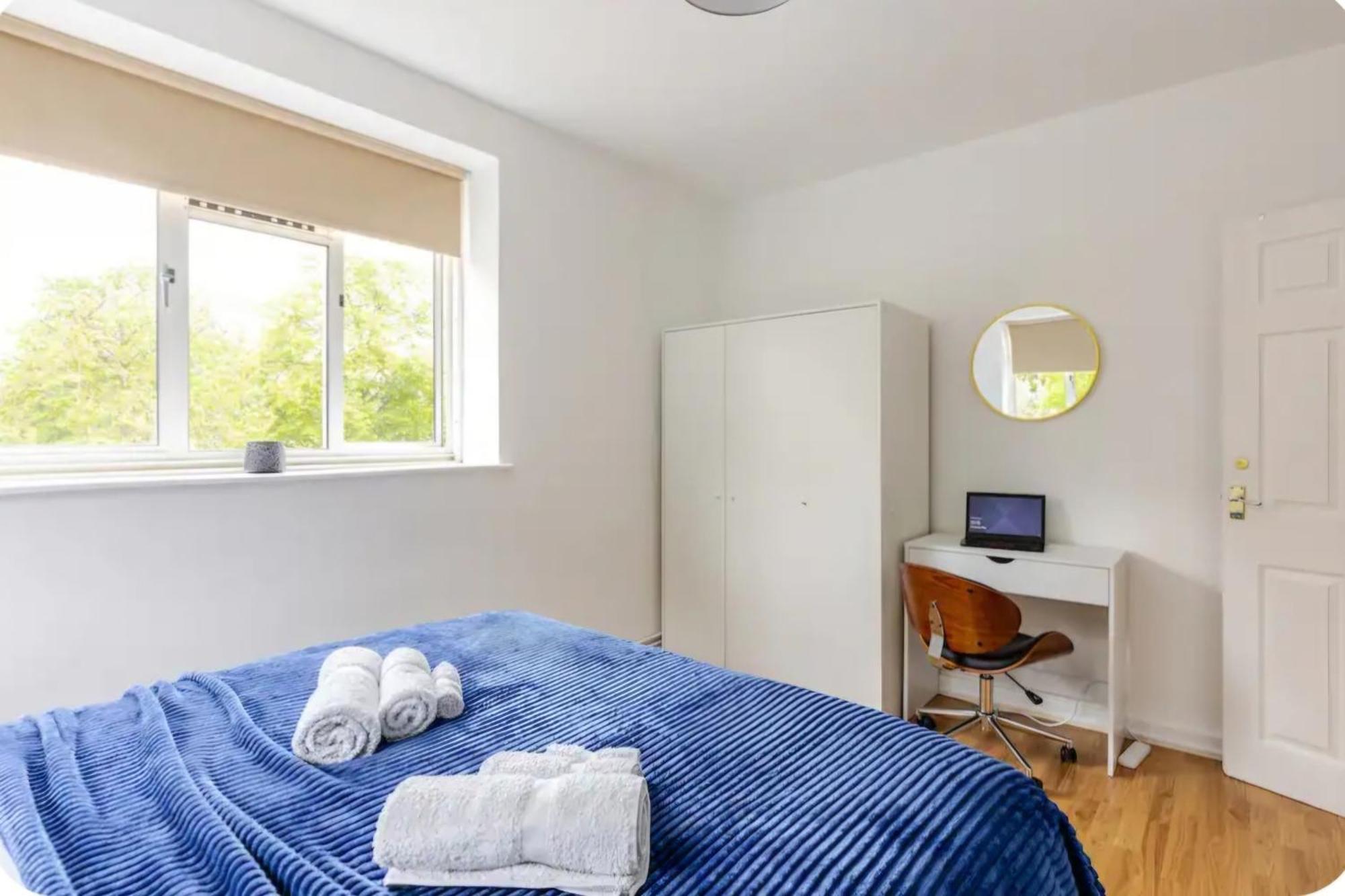 Spacious Two Bedroom Apartment In Battersea, Free Parking London Exterior foto